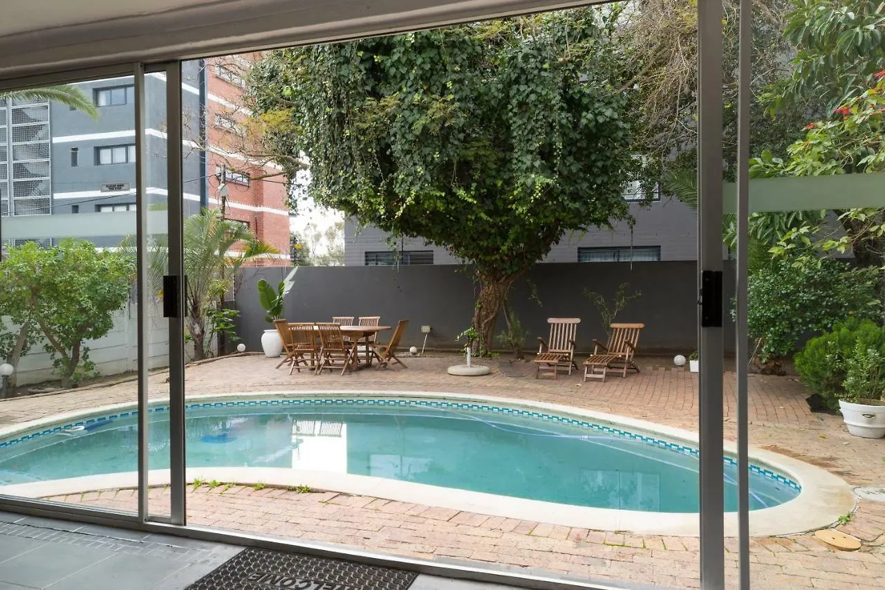 Ds Backpackers In Sea Point Pansiyon Cape Town Hostel