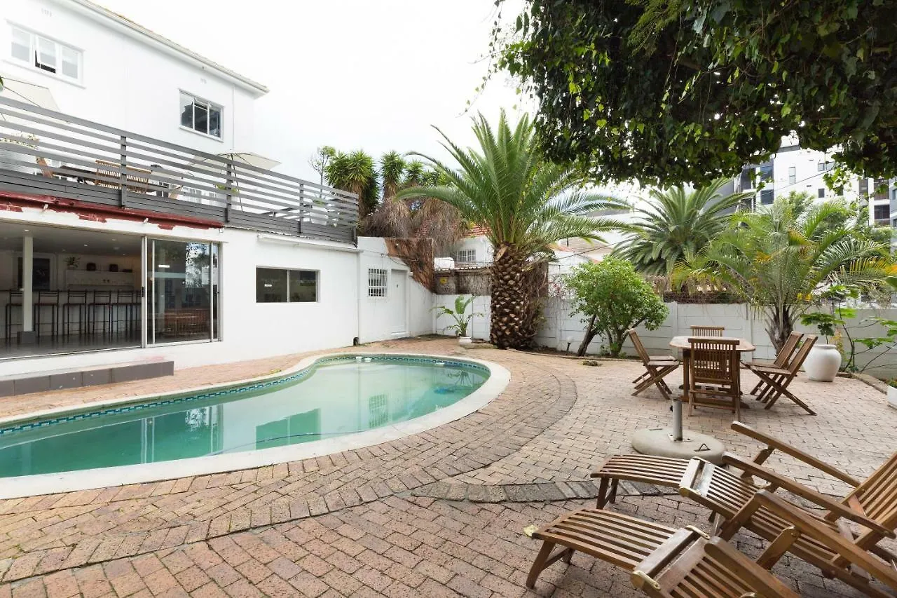 Ds Backpackers In Sea Point Pansiyon Cape Town