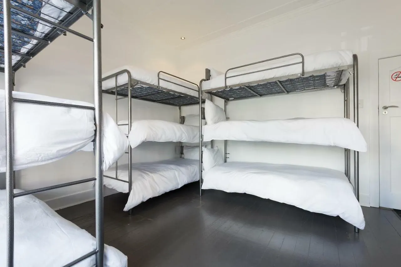 Ds Backpackers In Sea Point Pansiyon Cape Town
