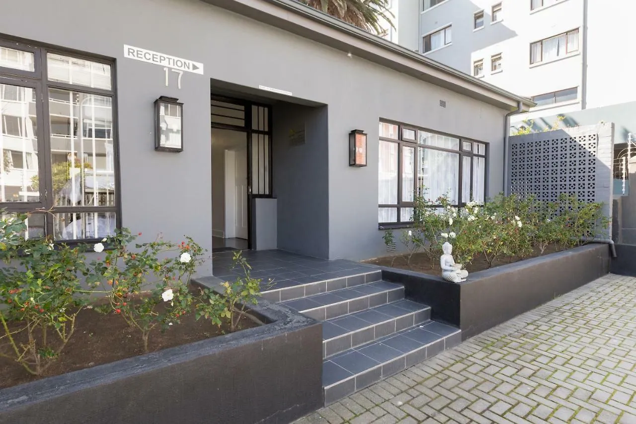 Ds Backpackers In Sea Point Pansiyon Cape Town